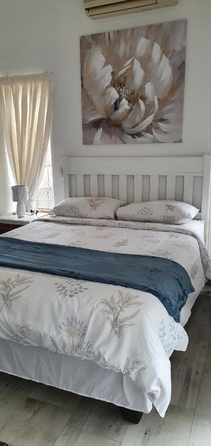 Summer Sand Holiday Cottages Scottburgh Exterior foto