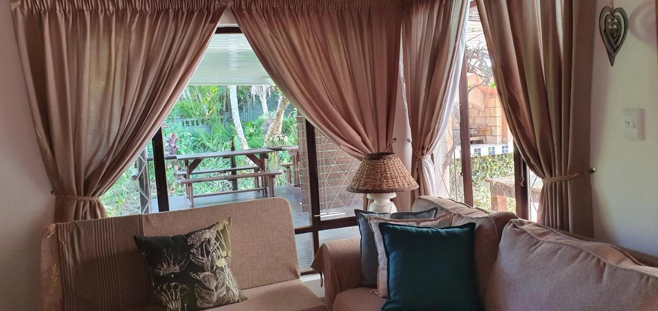 Summer Sand Holiday Cottages Scottburgh Exterior foto